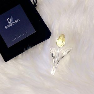 🆕SWAROVSKI Yellow Crystal Tulip Figurine